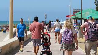 Todo listo en la playas de Roquetas de Mar para recibir el verano [upl. by Pergrim]