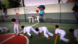 Aula de Capoeira para as crianças da FENASE Mestre Buzina 01042014 Filmagens [upl. by Mercy118]