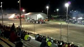 IH 1586 MFWD tractor pulling 20000 lbs [upl. by Edyth554]