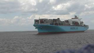 MS quotMaersk Kielquot 6690 TEU einlaufend Bremerhaven [upl. by Ettesus]