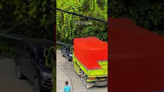 Sopir truk marah besar sampai turun ke jalan trucksumbar32 [upl. by Hannahoj]