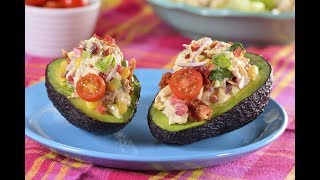 Aguacate Relleno con Ensalada de Pollo [upl. by Elpmet]