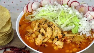 Pozole Rojo de Pollo  Recetas en Casayfamiliatv [upl. by Garling]