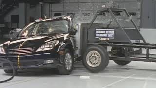 2004 Lexus ES 330 side IIHS crash test [upl. by Vig464]