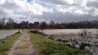 Flooding River Rother Midhurst 2014  Cowdray Castle  Cowdray Ruins  Kastali í Englandi [upl. by Lamdin]