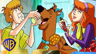 ScoobyDoo Mystery Incorporated en Latino  Est omnes vos can manducare 🍕🍔 😋  WBKidsLatino [upl. by Rasia]