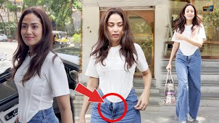 Mira Rajput Oops Moments Snapped At Salon In Bandra [upl. by Llerrad]