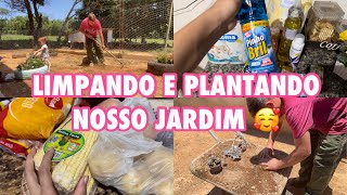 LIMPANDO E PLANTANDO NO NOSSO JARDIM  FUI NA CIDADE FAZER UMAS COMPRINHAS 🥰 [upl. by Areis]