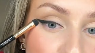 Wing eyeliner tutorial viralvideo makeuphack viewsviralvideosubscribergrow eyelinertutorial [upl. by Dorej]