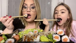 MANGIAMO SUSHI E CASA NUOVA MUKBANG CHIARA E LARA [upl. by Adlaremse72]