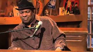 Booker T Jones  Green Onions Live from Daryls House 4404 [upl. by Gnus396]