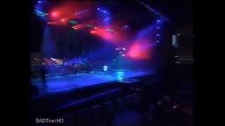 Michael Jackson  Thriller Live Royal Brunei 1996 FanMade Live Vocales [upl. by Meares450]