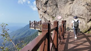 Walking Tour on Cliffside Plank Road of Wugong Mountain Pingxiang Jiangxi China  4K [upl. by Sirmons]