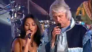 Tri Yann  Divent an dour avec Anggun Nuit Celtique Stade de France 2004 [upl. by Nela]