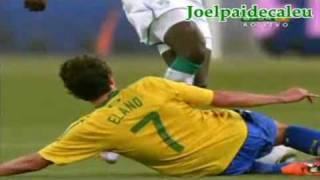 Brasil 3x1 Costa do Marfim lances violentos Elano sai de campo machucado [upl. by Terrence839]