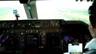 Atterrissage aéroport de Fort de France en cockpit 747400 [upl. by Vivyan]