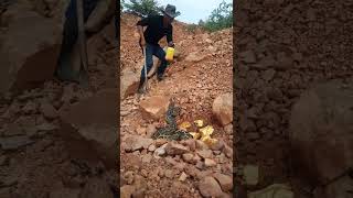 gold detectorgold rivermetal detecting goldgemstone hunting goldhunter satisfying [upl. by Imuyam]