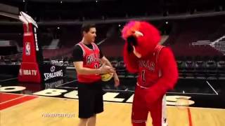 Chicago Bulls and Blackhawks Mascots vs Ryan Chiaverini [upl. by Kakalina]