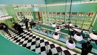 Prada Cafe  Harrods London [upl. by Anitra]