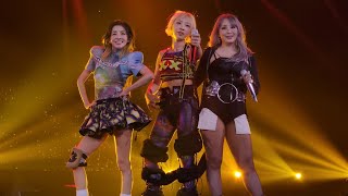 2NE1 Falling In Love OT3 Ver No Bom CL Stopped Music Manila Welcome Back Concert Live 241116 Fancam [upl. by Caddric]