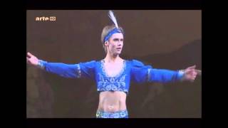 Leonid Sarafanov  Two Different Performances of a Solo from La Bayadere [upl. by Airetas]