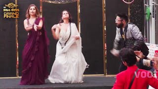 Bigg Boss 17 Grand Finale Ayesha Sana Ke Dance Ne Lagaya Hotness Ka Tadka Vicky Ne Kiya Cheer [upl. by Ardied201]