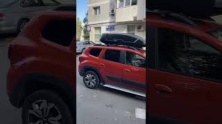 Cutie portbagaj Thule Force XT pe Duster cu bare modulare Dacia [upl. by Harobed]