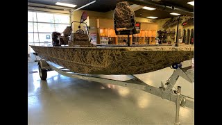 LOWE Roughneck 2070 Center Console in Mossy Oak® Shadowgrass® Camo [upl. by Alul]