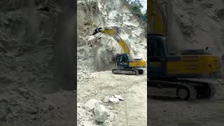 Cracking the rocks Excavatorshortsviral excavator [upl. by Gary]