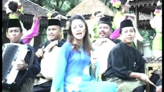 Syura  Joget Gadis Melayu Original Music Video [upl. by Ettennek]