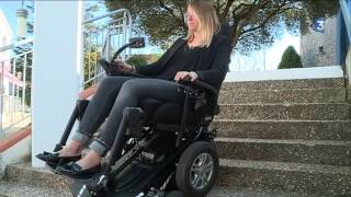 Une entreprise toulousaine invente le fauteuil roulant qui défie les escaliers [upl. by Uaerraj]