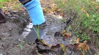 MANITOBAH Mukluks  resisting mud amp water [upl. by Lucius141]