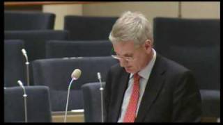 Carl Bildt smider onda planer i riksdagen [upl. by Rosenfeld]