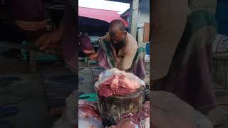 Giants Beef Cutting reels shorts meat cuttingskills buffalo meat beef [upl. by Cirdes]