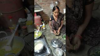 karela ki sabji banate huekaushilya sortvideo reels [upl. by Joellyn779]