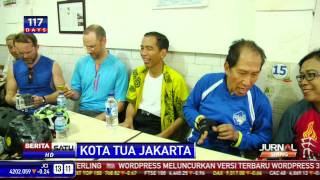 Jokowi Ngopi di Petak Sembilan Usai Bersepeda [upl. by Allenad]