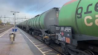 Early morning Green Cargo’s aviation fuel train from Gävle port to Brista passing Märsta station [upl. by Lorant]