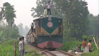 Podmorag Commuter train entering Kamarpara Railway Station  Trains of BD [upl. by Griff]