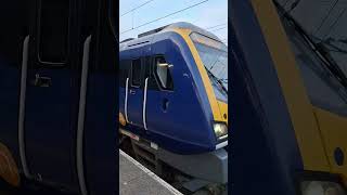 195122 gives a great 5 tone leaving Preston railway train [upl. by Glennon]