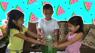 RETO DE LA SANDIA  Watermelon Challenge  Guzmancitos [upl. by Putnem419]