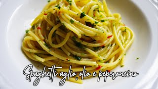 Spaghetti aglio olio e peperoncino come si prepara  Davide De Vita [upl. by Fran]