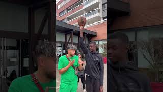 Attrape la balle de ce Basketteur de 198m 🏀😨 [upl. by Ayama]