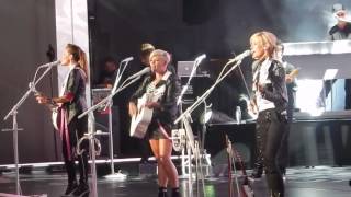 Long Time Gone Dixie Chicks PNC Bank Arts Center Holmdel NJ 682016 [upl. by Eyt]