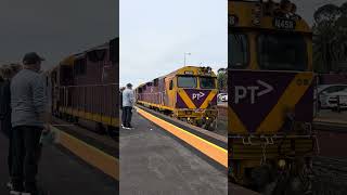 N458 Leaving Castlemaine with horn show train melbournetrains railway vline fyp [upl. by Annaili]