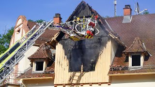 DACHSTUHLBRAND IN BENSHEIMSCHÖNBERG  HESSISCHES KULTURDENKMAL WIRD RAUB DER FLAMMEN  11052024 [upl. by Cirdet823]