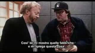 GLI ORRORI DELLA NIKE quotSPUTTANATIquot DAL GRANDE MICHAEL MOORE [upl. by Russia247]