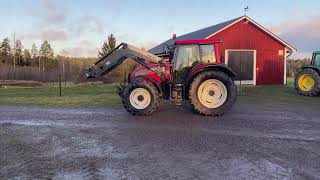 Traktor med Lastare Valtra N111 [upl. by Ralfston]