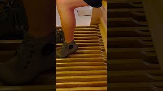 orgel pedal Pedal mit leguano BarfußSchuhen Shorts Elsass Kern Orgel Gerstheim Pedaletüde [upl. by Jurkoic]