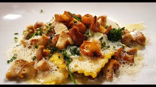 SpinatRicotta Ravioli mit Pfifferlingen à la crème und gehobeltem Parmesan [upl. by Reginald540]