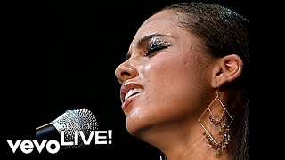 Alicia Keys  Fallin AOL Live Dec 2003 [upl. by Aynatahs]